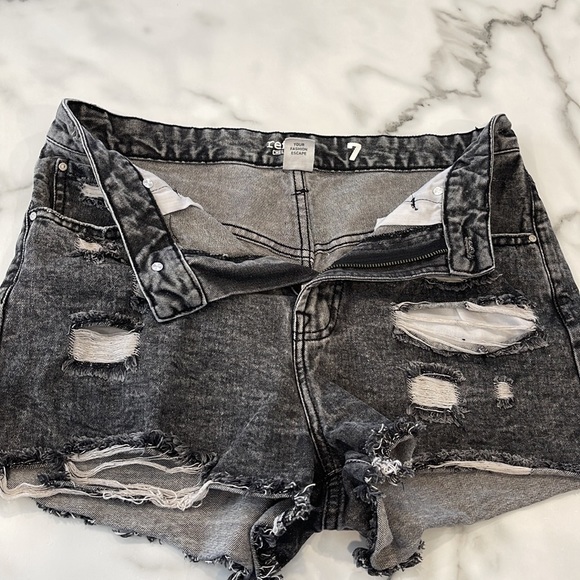 Refuge shorts - Picture 3 of 4